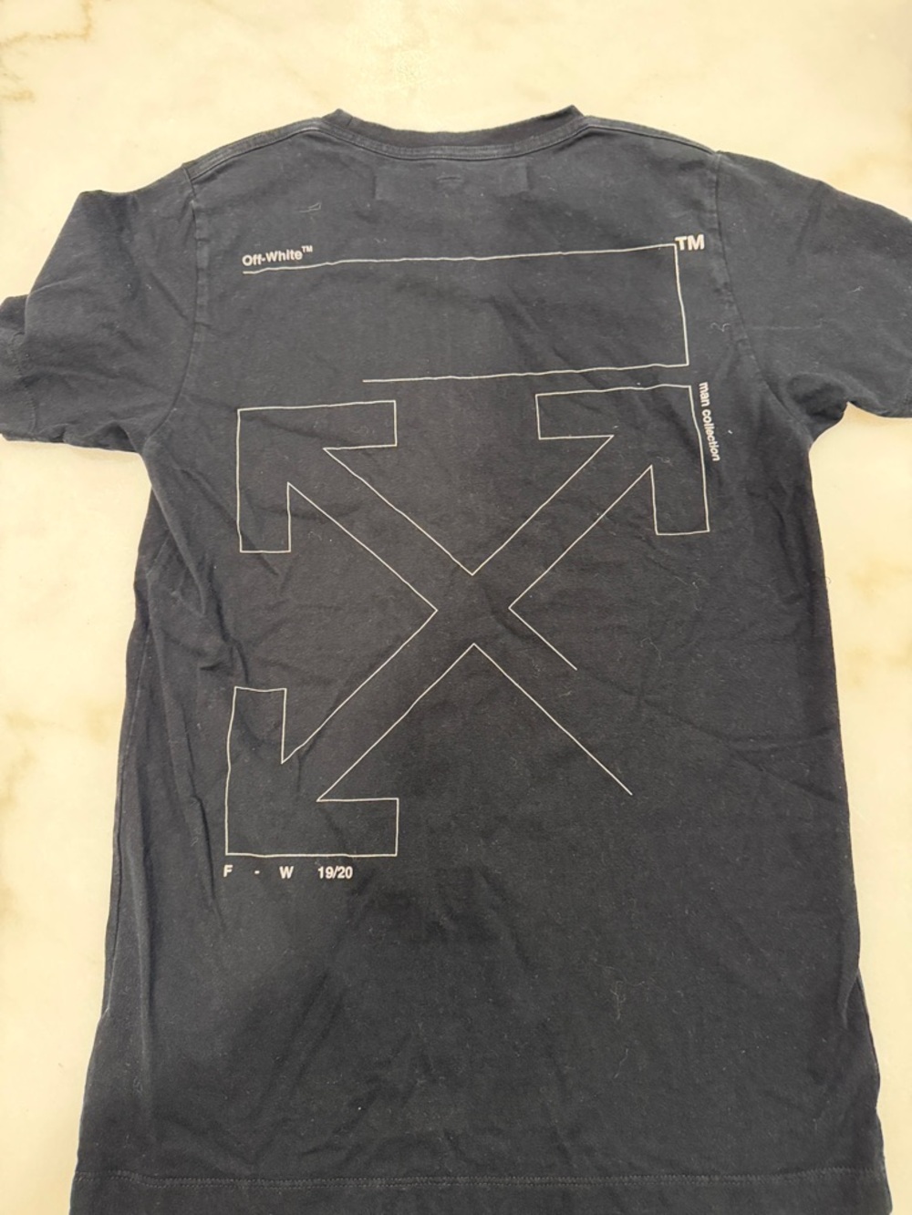 Off-White Black Short Sleeve Tee with White Outline Arrow Graphic
